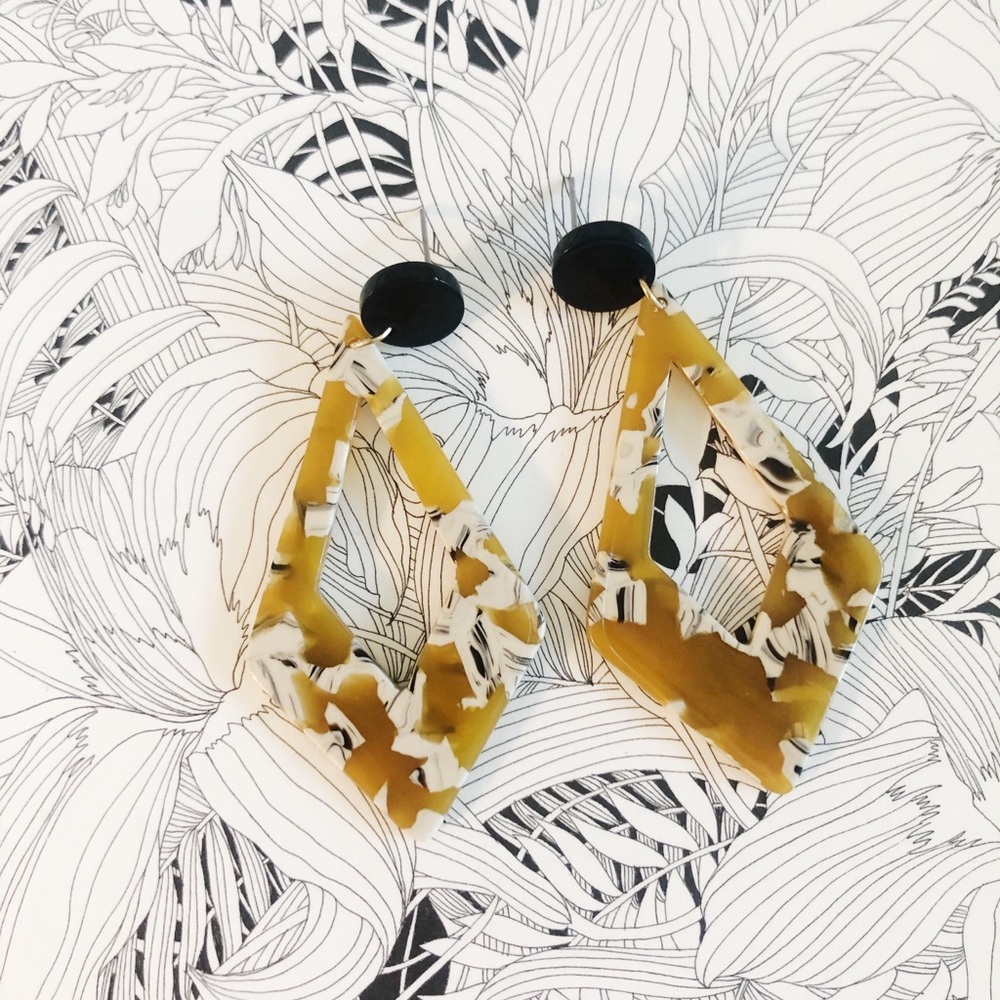 Cute Geometric Post Resin Earring in Mustard Color